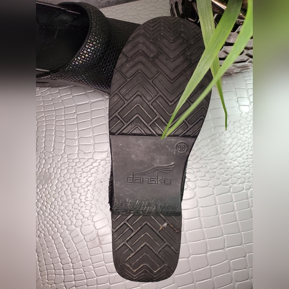 Dansko Women's Glitzy Patent Black Clogs Shoes - Picture 9 of 10